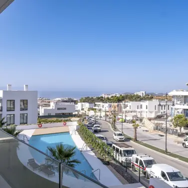 Sale of middle floor apartment in Fuengirola