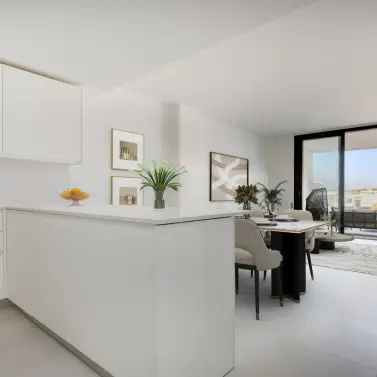 Sale of middle floor apartment in Fuengirola