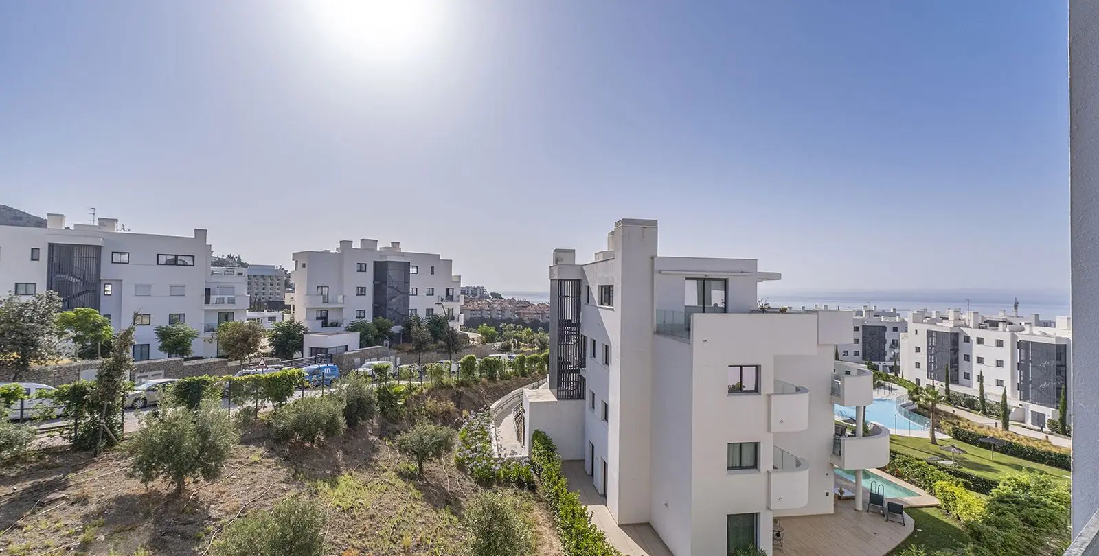 Sale of middle floor apartment in Fuengirola 3
