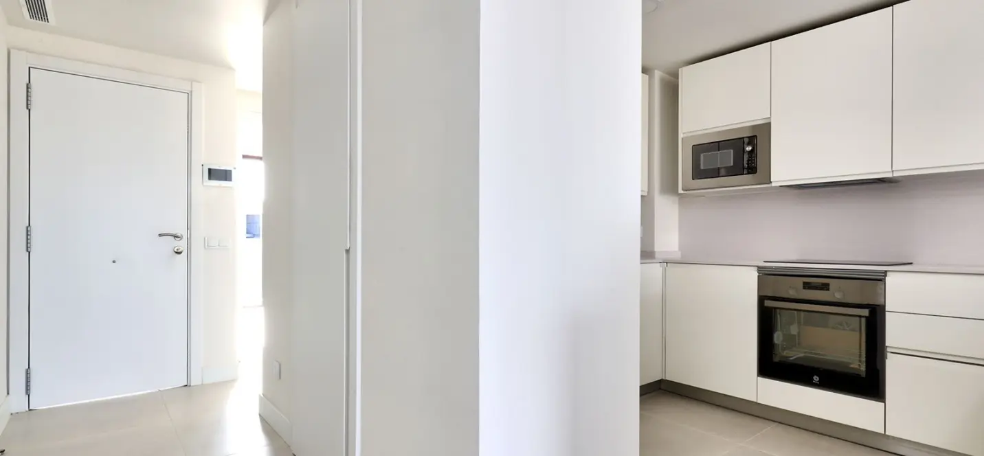 Sale of middle floor apartment in Fuengirola 3