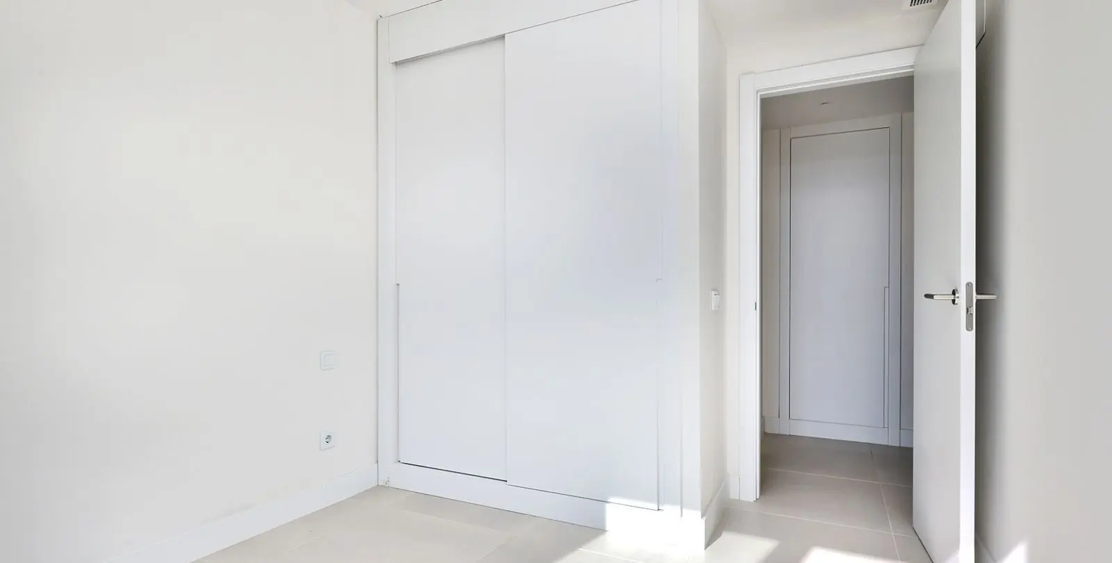 Sale of middle floor apartment in Fuengirola 18