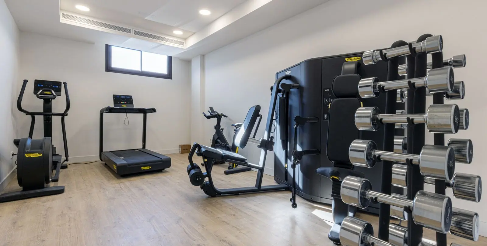 Sale of middle floor apartment in Fuengirola 31