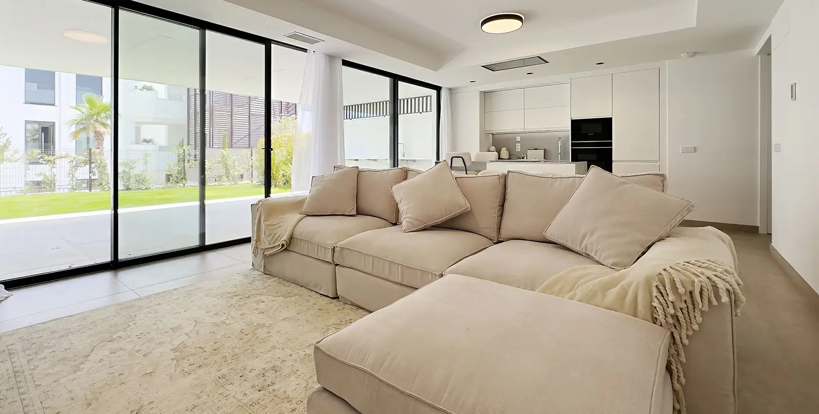 Venta de apartamento en planta baja en Cancelada 2