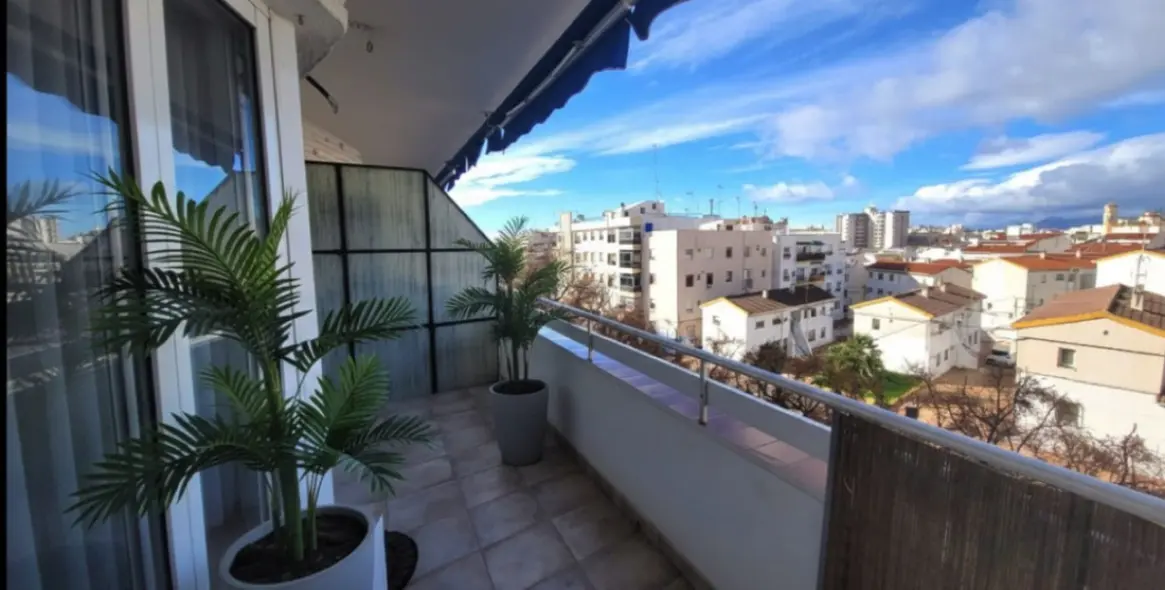 Sale of middle floor apartment in Marbella 1