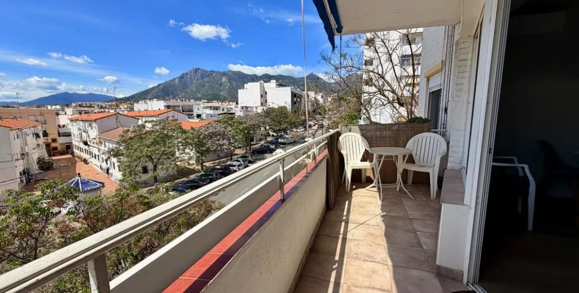 Sale of middle floor apartment in Marbella 2