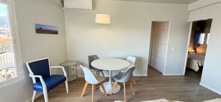 Sale of middle floor apartment in Marbella 2