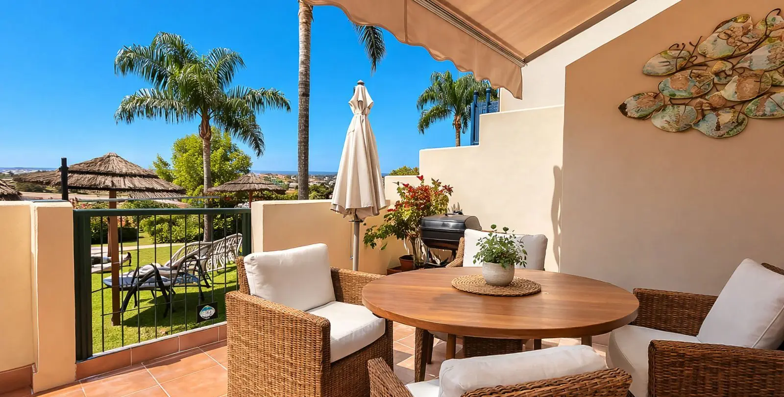 Sale of ground floor apartment in Benahavís 1