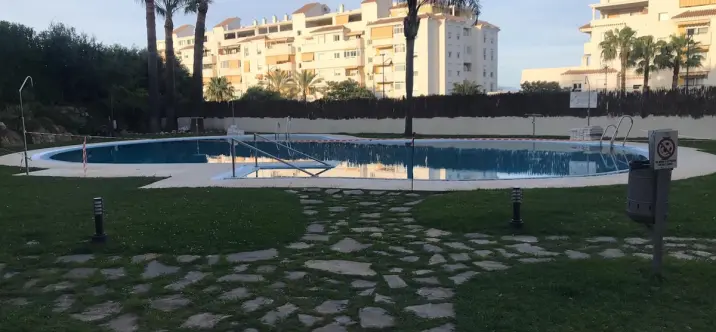 Sale of middle floor apartment in Estepona 0