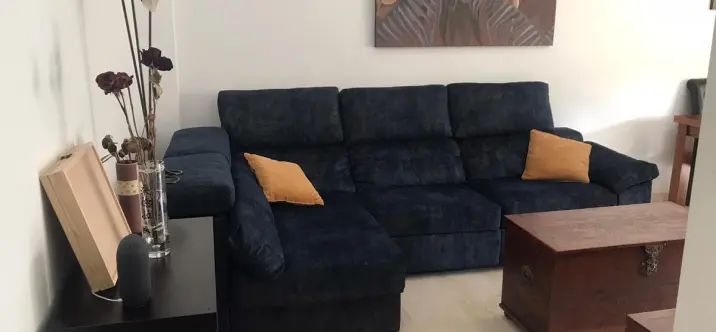 Sale of middle floor apartment in Estepona 2