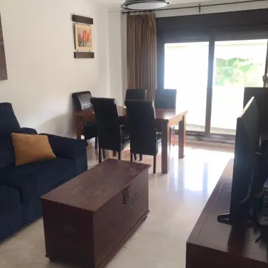 Sale of middle floor apartment in Estepona