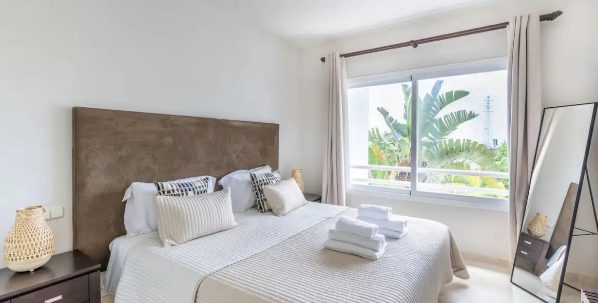 Продажа апартаментов на среднем этаже в Casares Playa 12