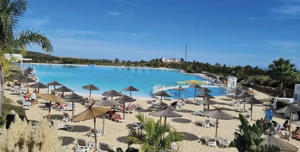 Продажа апартаментов на среднем этаже в Casares Playa 38