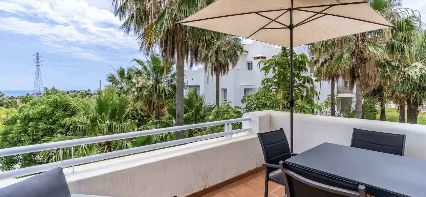 Продажа апартаментов на среднем этаже в Estepona 2