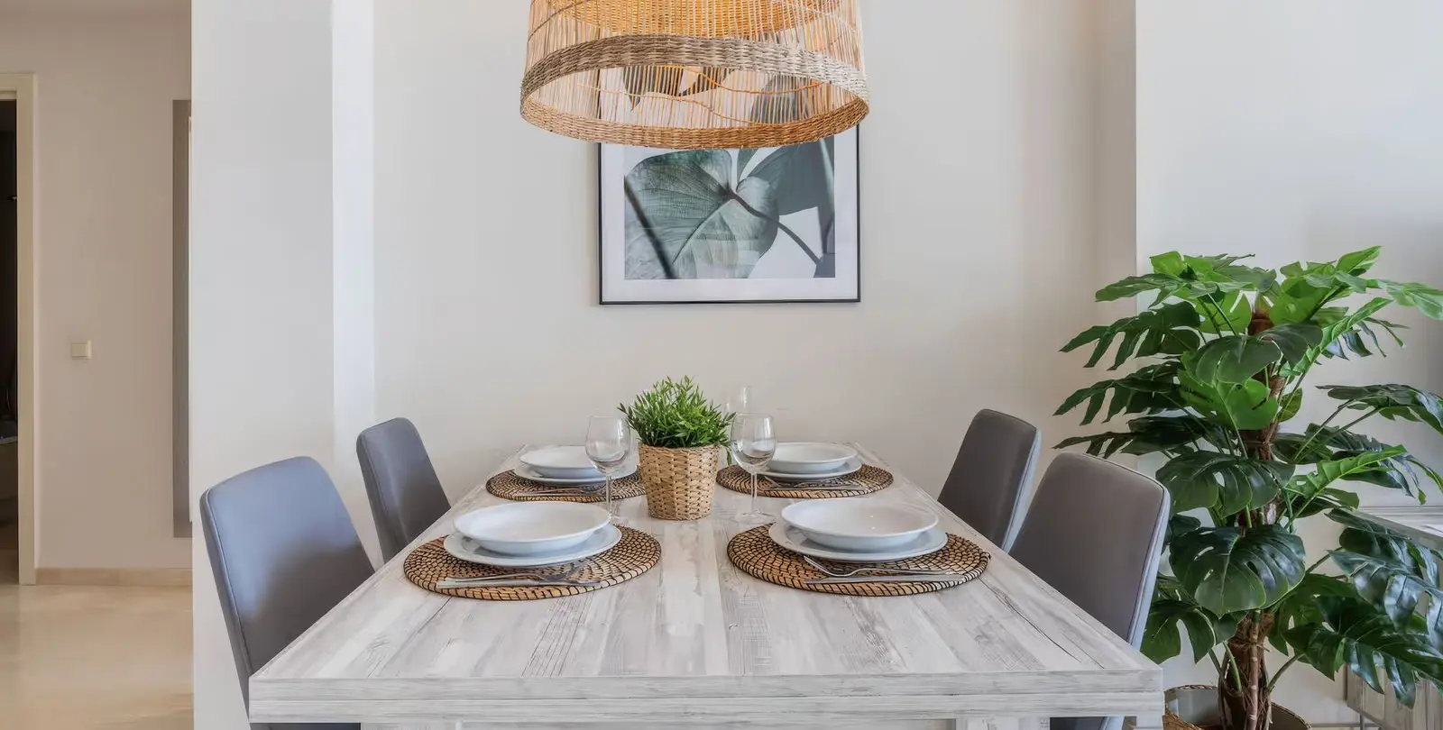 Sale of middle floor apartment in Estepona 16