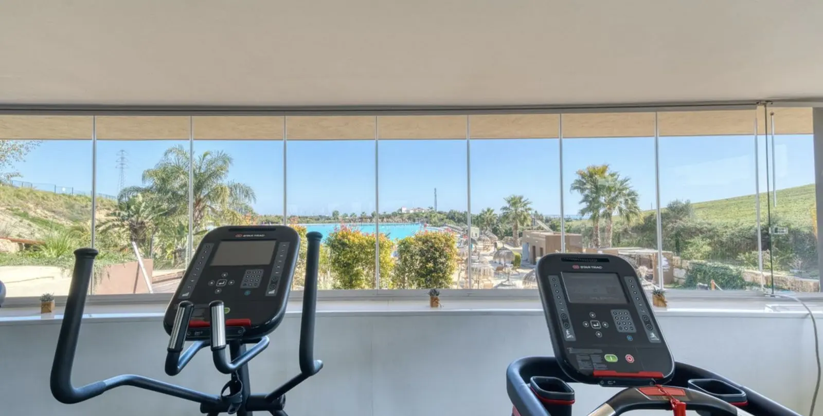 Sale of middle floor apartment in Estepona 19