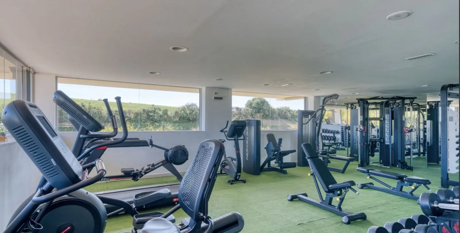 Sale of middle floor apartment in Estepona 24