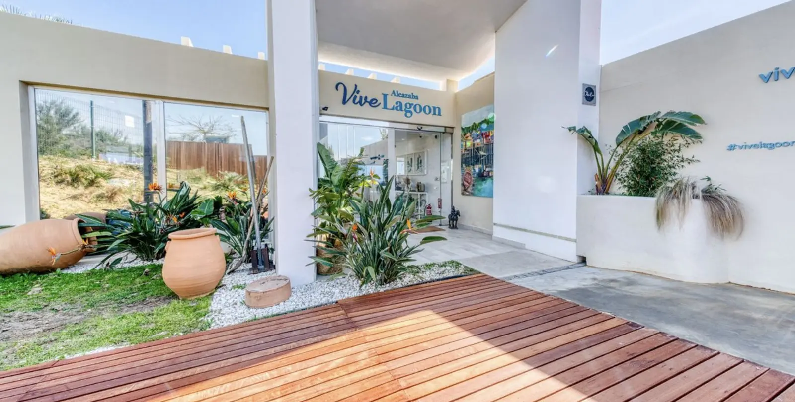 Sale of middle floor apartment in Estepona 25