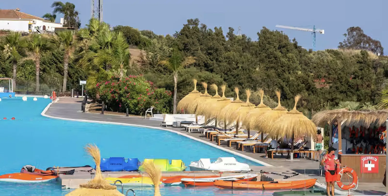 Sale of middle floor apartment in Estepona 31