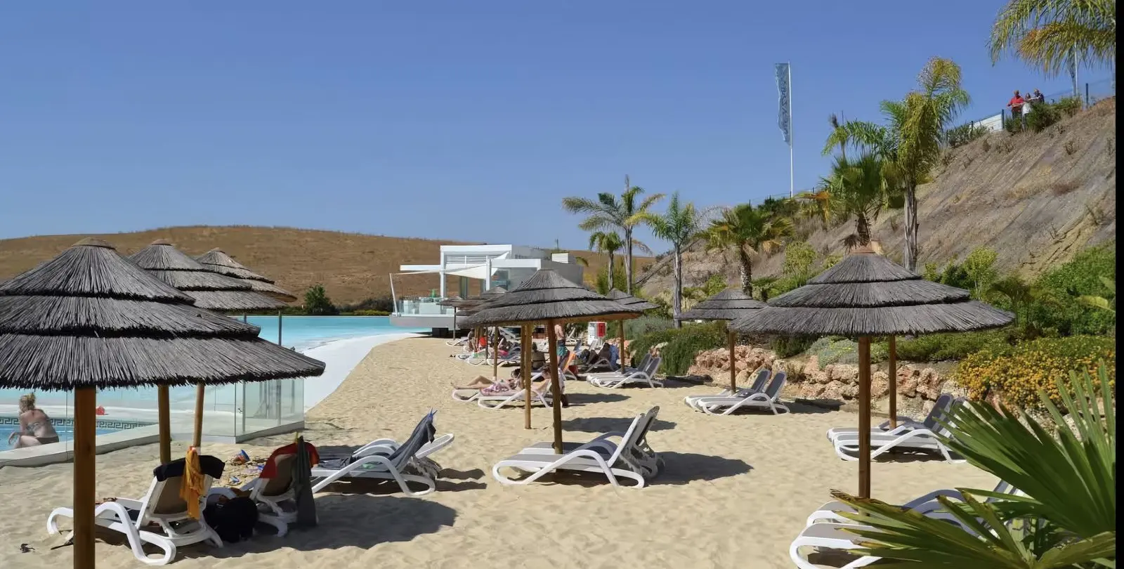Sale of middle floor apartment in Estepona 34