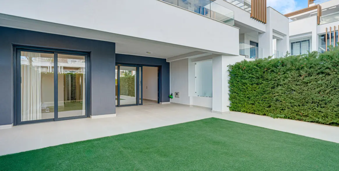 Venta de apartamento en planta baja en Cancelada 2