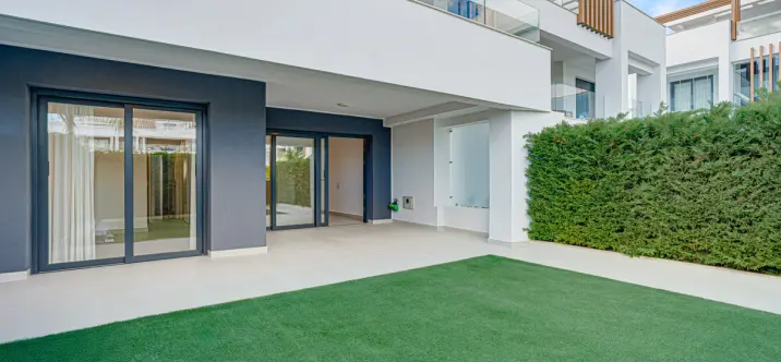 Venta de apartamento en planta baja en Cancelada 1
