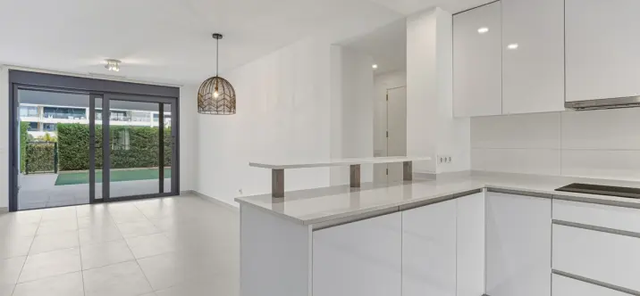 Venta de apartamento en planta baja en Cancelada 4