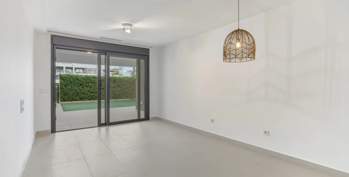 Venta de apartamento en planta baja en Cancelada 6