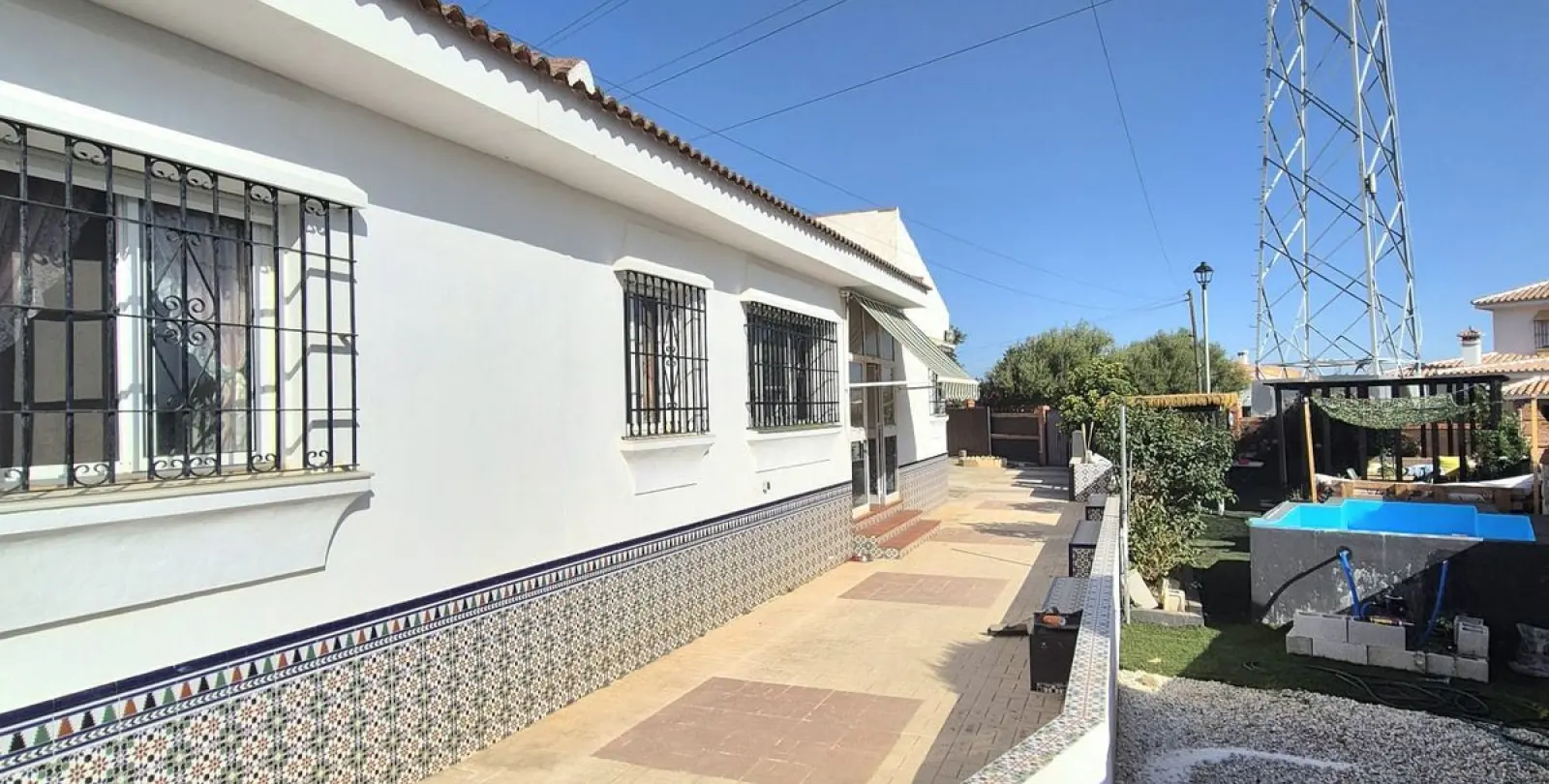 Продажа  отдельно стоящей виллы в Alhaurín de la Torre 39