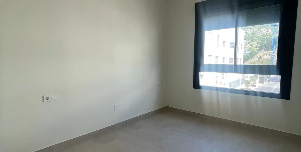 Venta de apartamento en planta media en Benalmadena 11