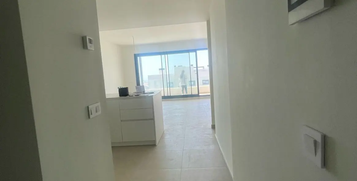 Venta de apartamento en planta media en Benalmadena 26