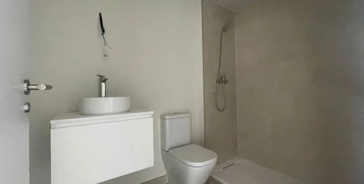 Venta de apartamento en planta media en Benalmadena 28