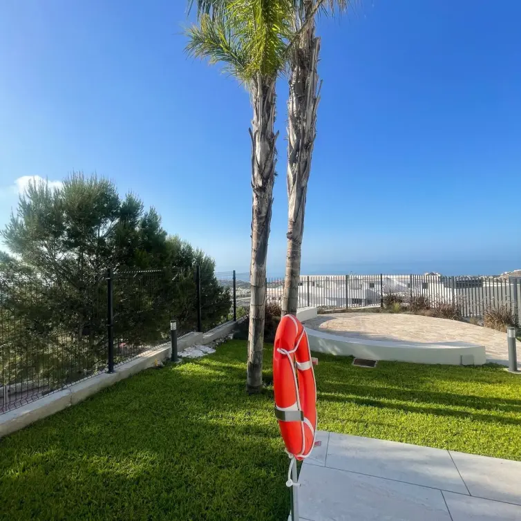 Продажа апартаментов на среднем этаже в Benalmadena