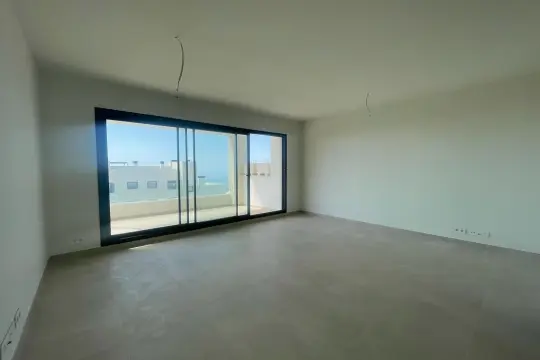 Image 4 thumb