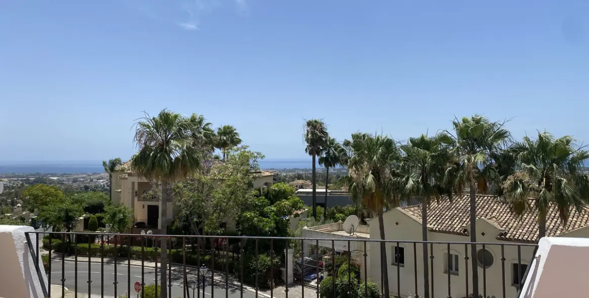 Sale of townhouse in Los Arqueros 15