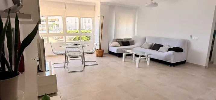 Sale of middle floor apartment in Benalmadena 4