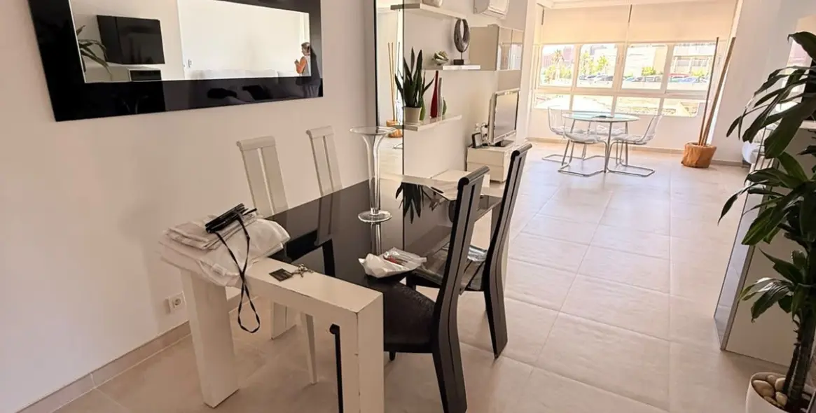 Sale of middle floor apartment in Benalmadena 9
