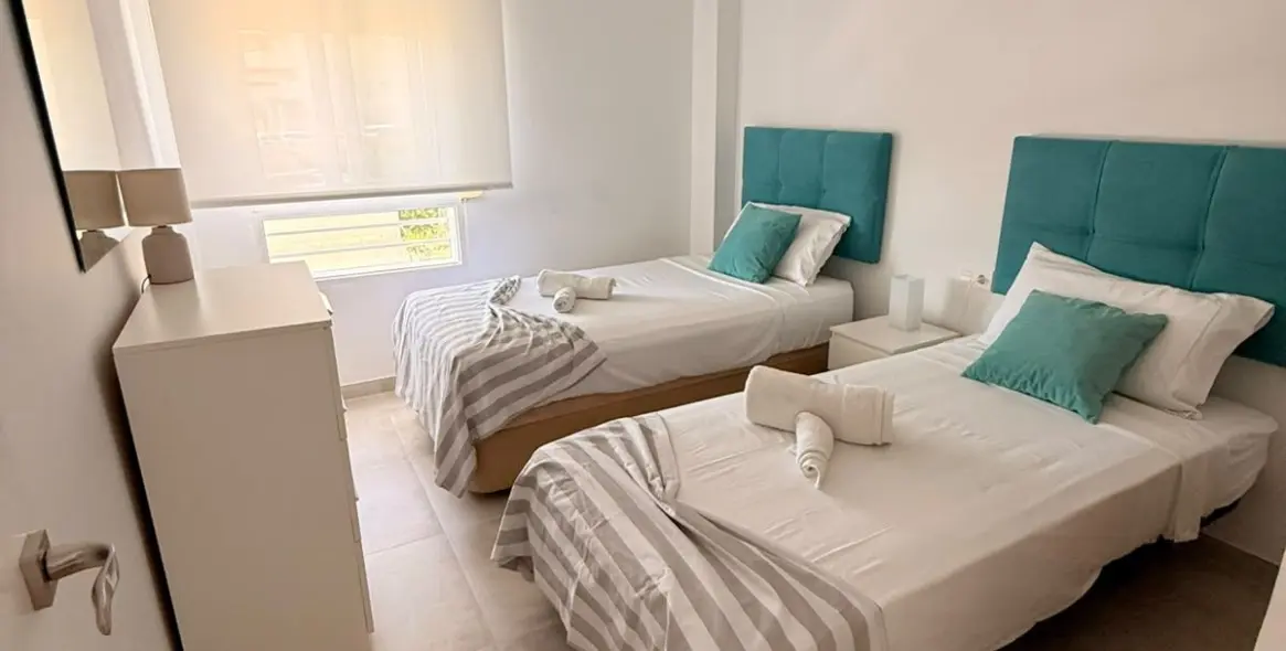 Sale of middle floor apartment in Benalmadena 16