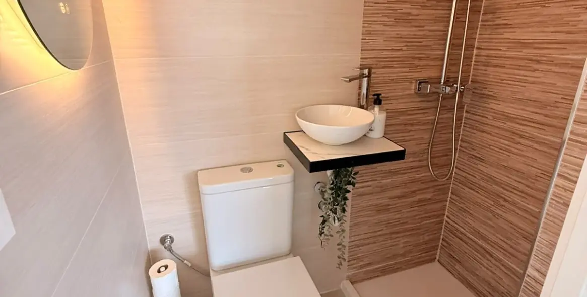Sale of middle floor apartment in Benalmadena 18