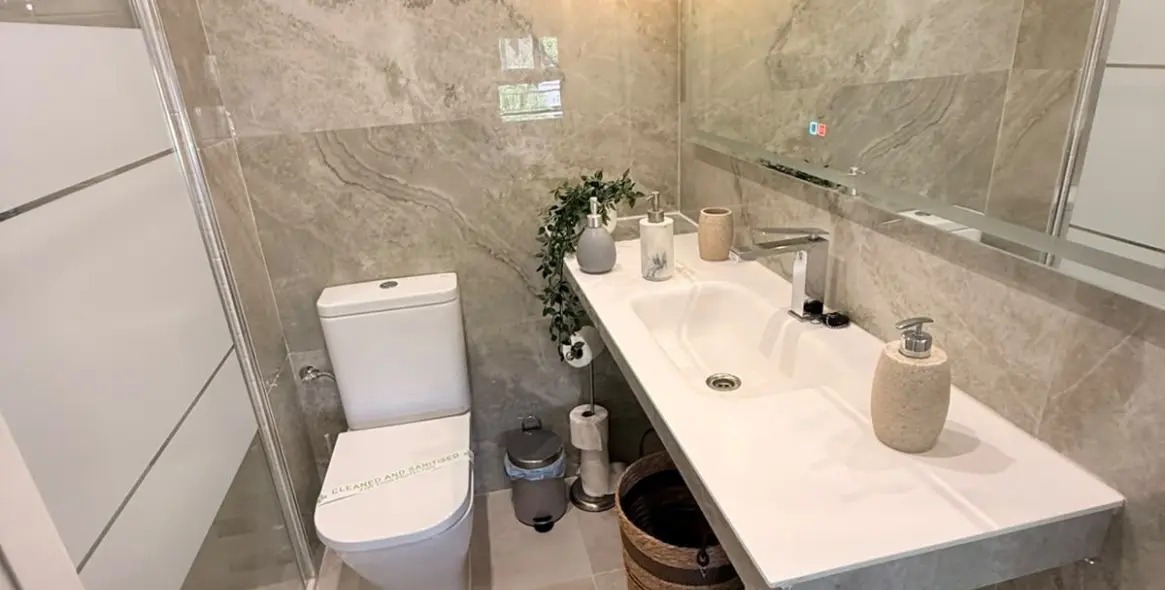 Sale of middle floor apartment in Benalmadena 19
