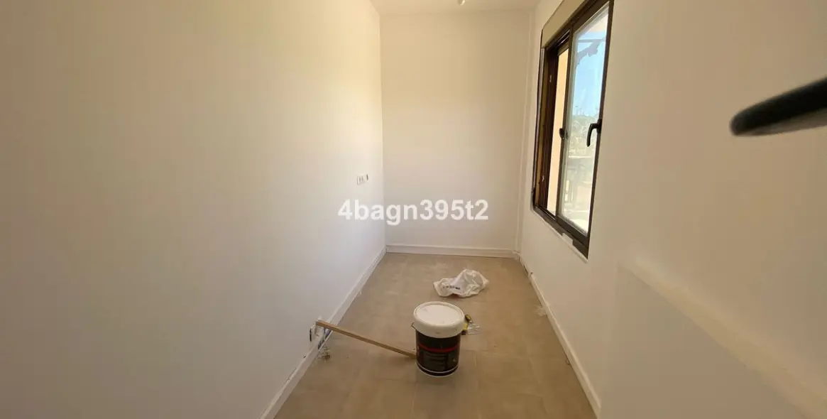 Sale of middle floor apartment in El Faro 1