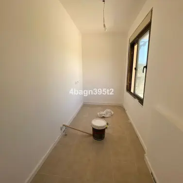 Sale of middle floor apartment in El Faro