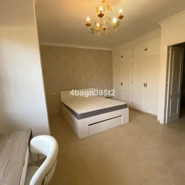 Sale of middle floor apartment in El Faro
