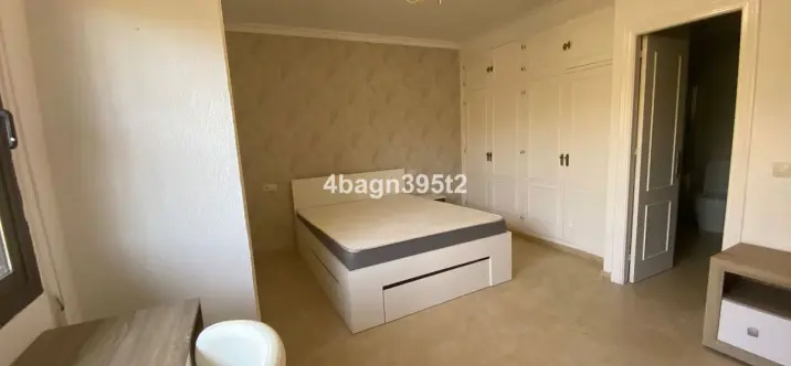 Sale of middle floor apartment in El Faro 2