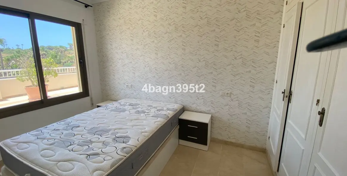 Sale of middle floor apartment in El Faro 4
