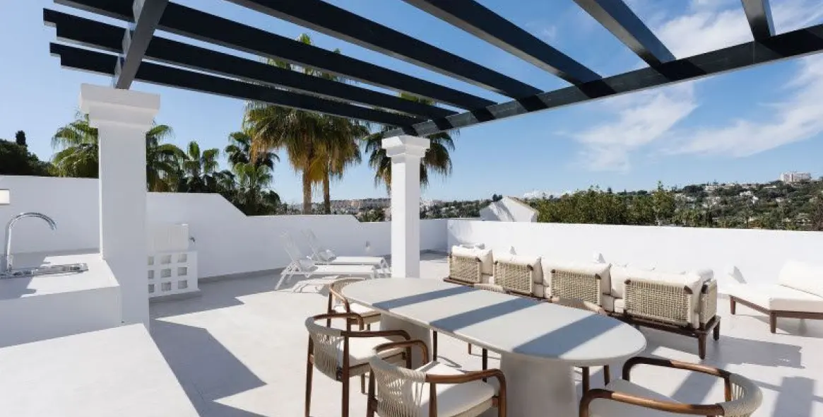 Sale of penthouse in Nueva Andalucía 1