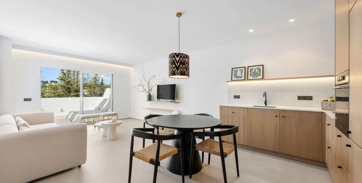 Sale of penthouse in Nueva Andalucía 3