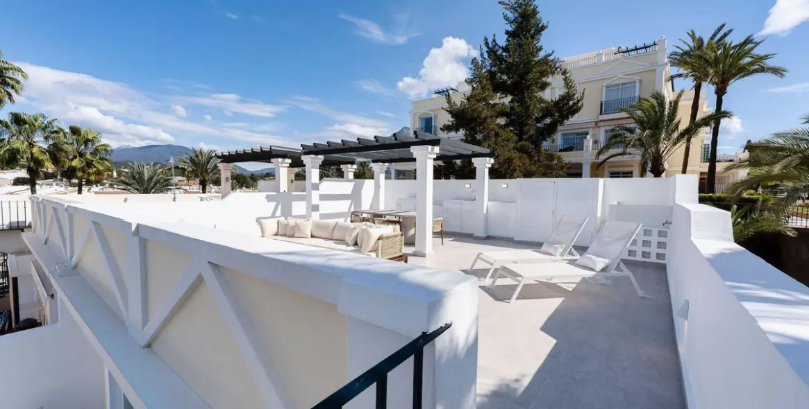 Sale of penthouse in Nueva Andalucía 20