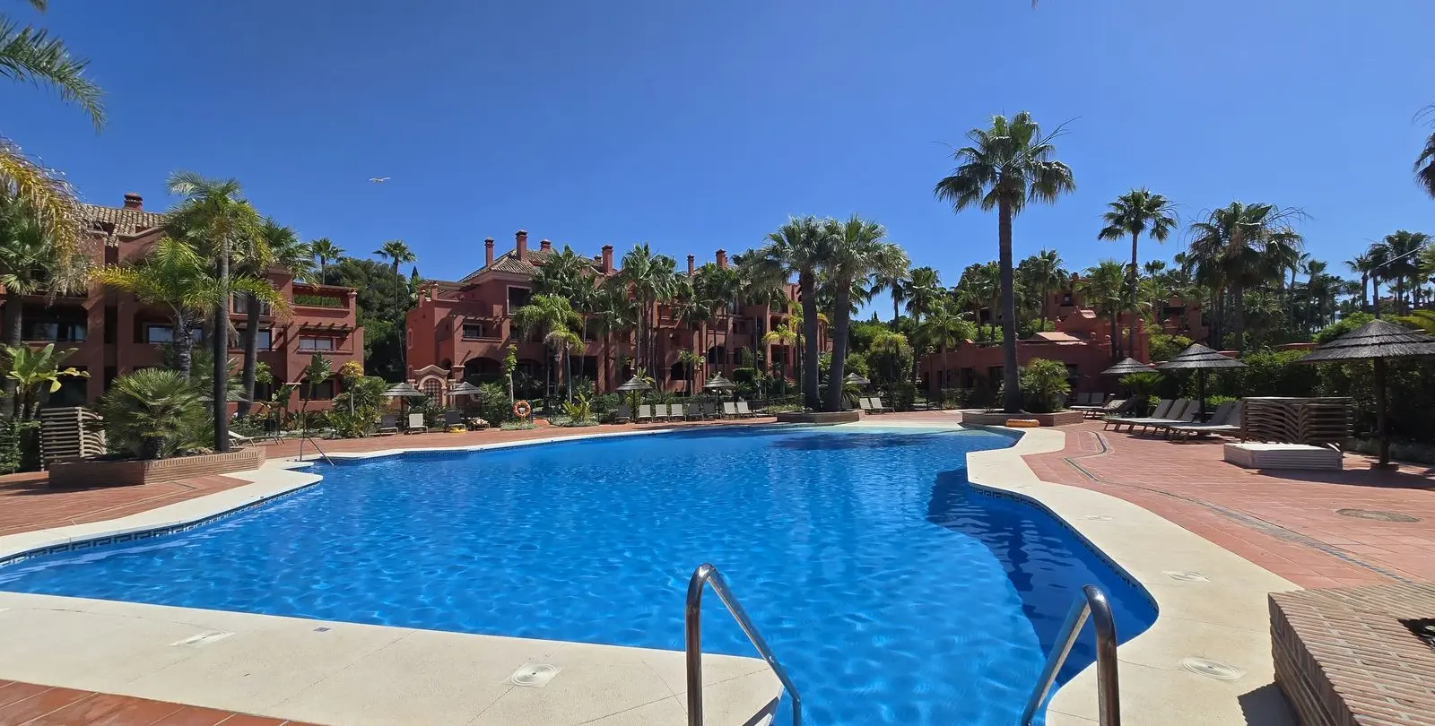 Long-term rent of ground floor apartment in Puerto Banús 3
