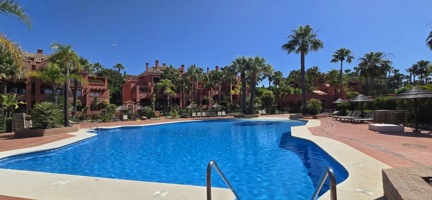Long-term rent of ground floor apartment in Puerto Banús 2