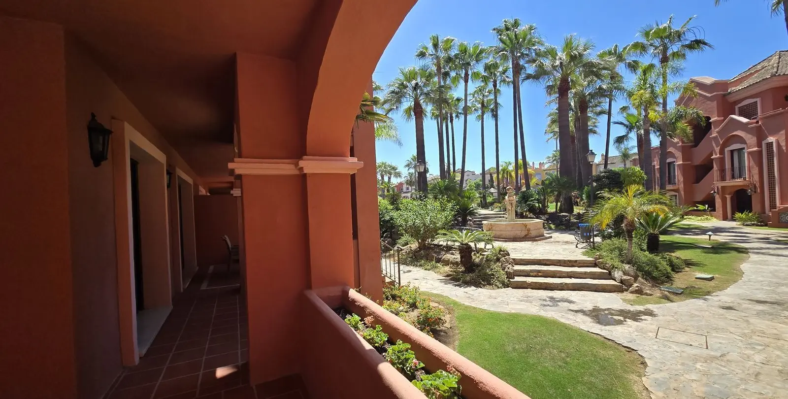 Long-term rent of ground floor apartment in Puerto Banús 15